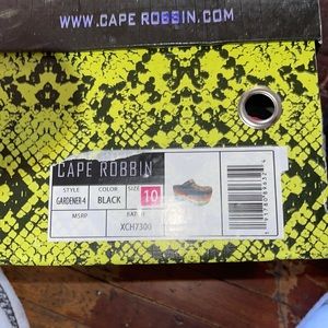 I’m selling platform crocks they have multiple clots on them.